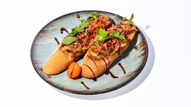 Bruschetta can əti və xardal ilə
