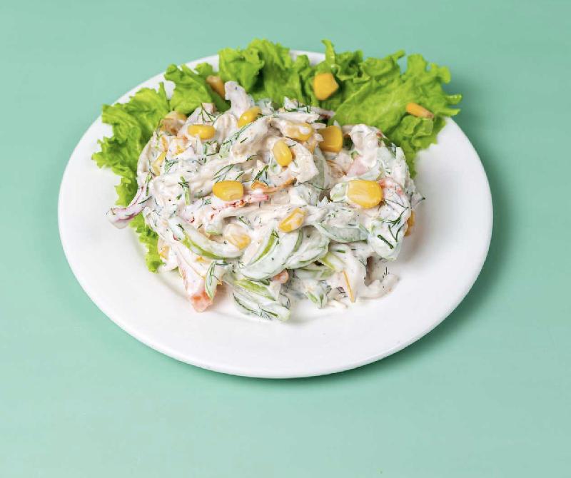 Toyuq salatı 