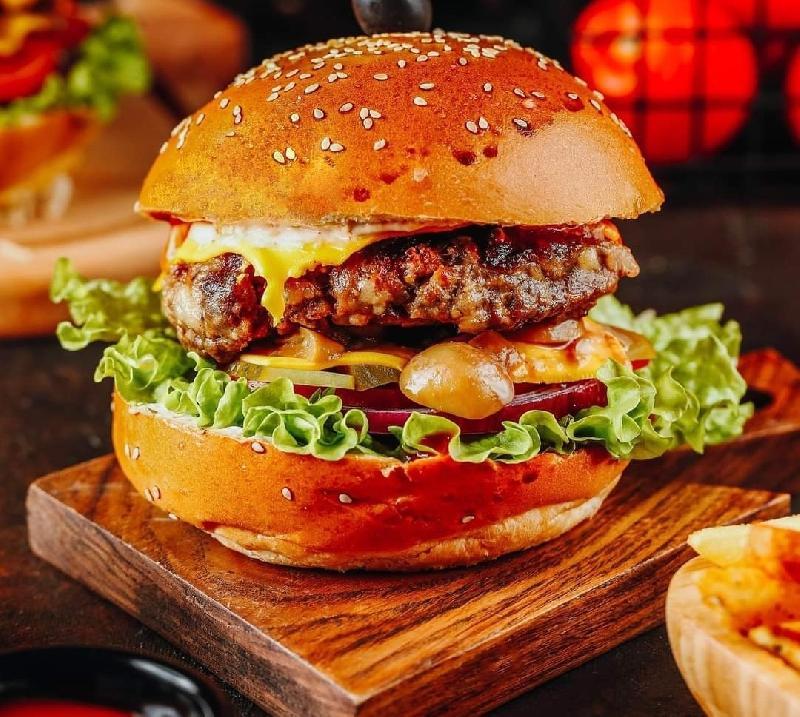 Dana Ətindən Burger 