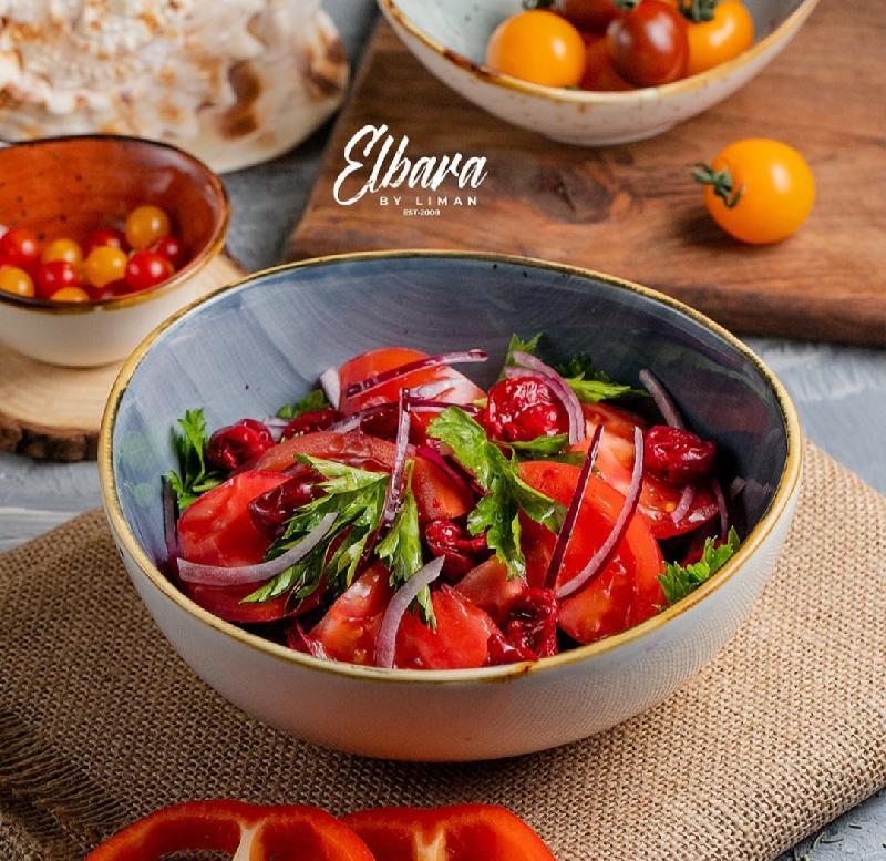 Аlbalılı pomidor salatı