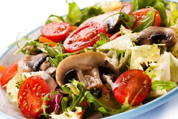 Göbələk salatı 