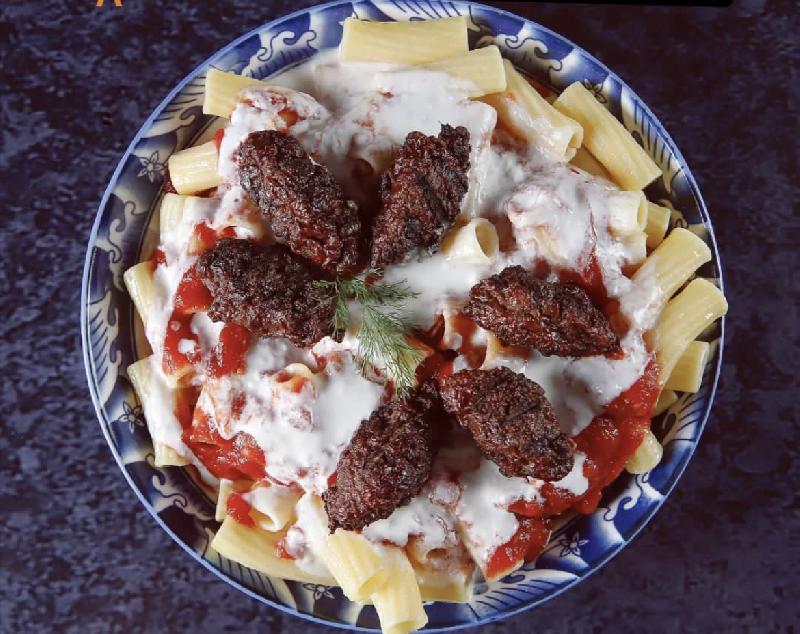 Rigatoni Köftə ilə 