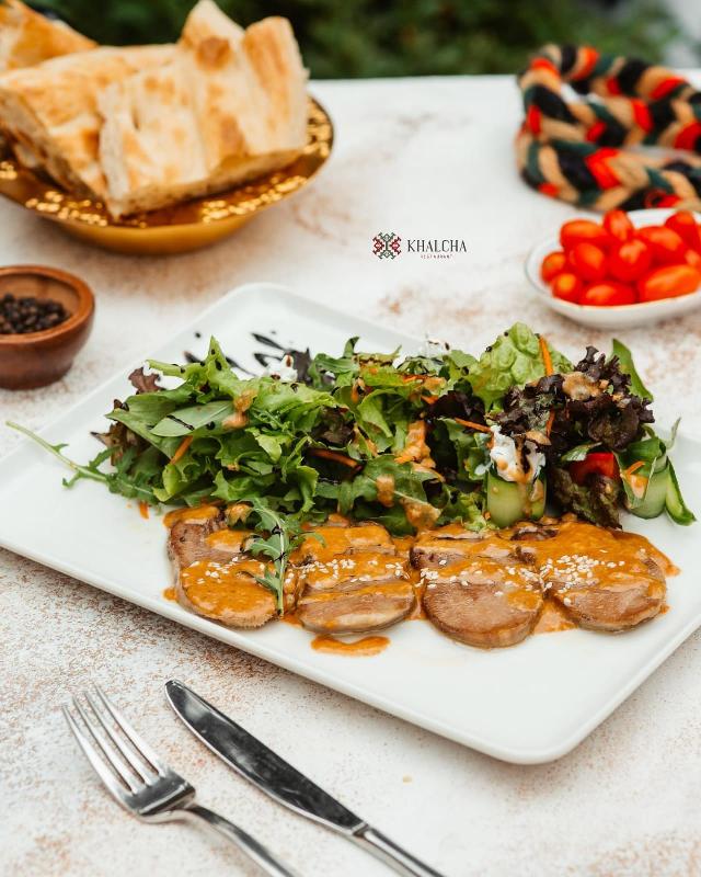 Can əti salatı isti