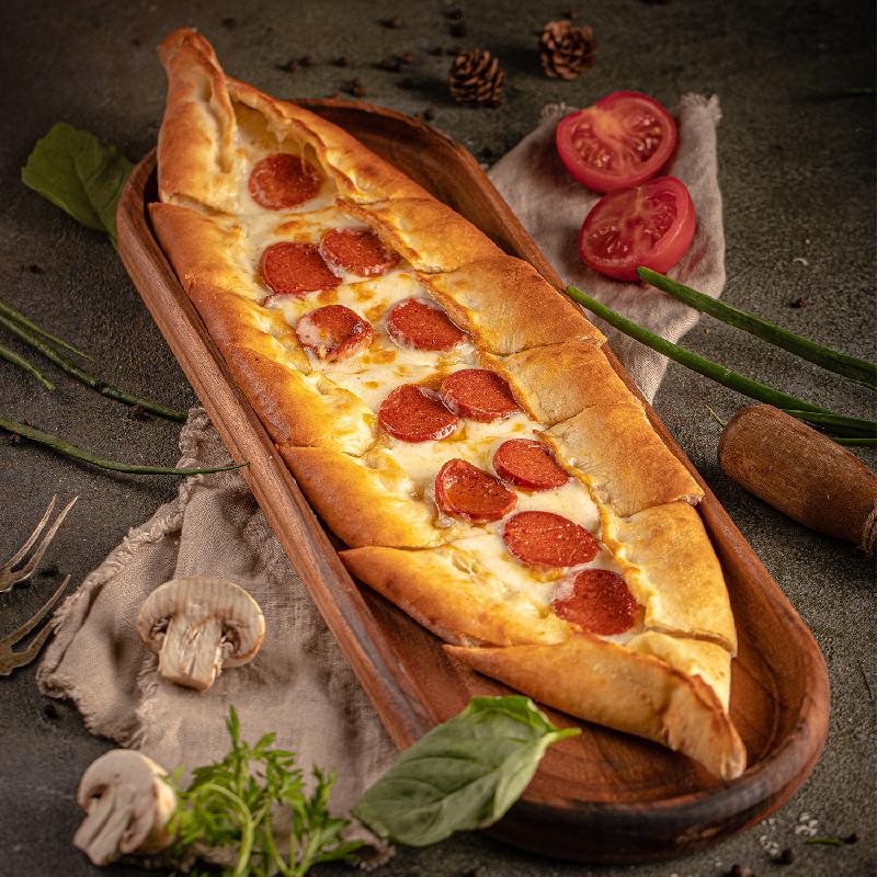 Sucuqlu Pide