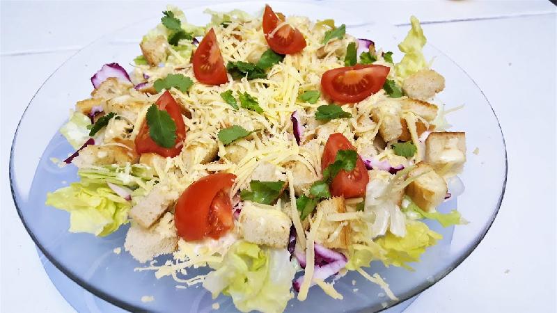 Mövsüm salatı