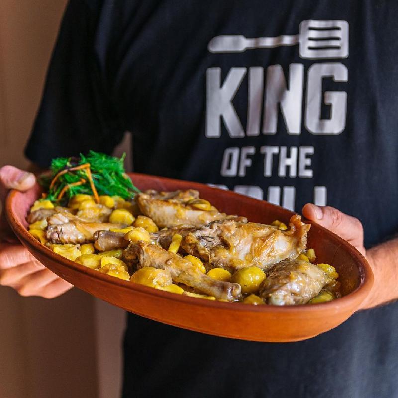 Kənd Toyuğu Şabalıdla 