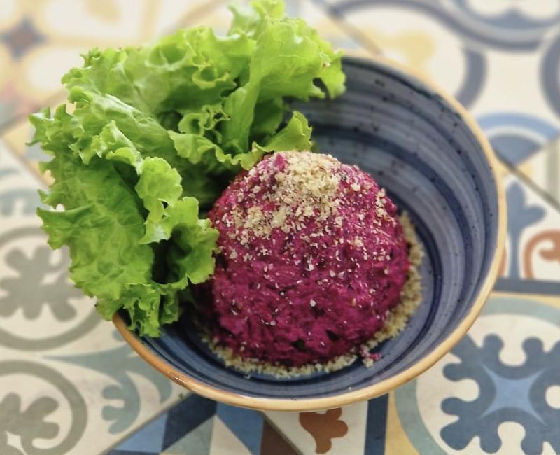 Çuğundur salatı