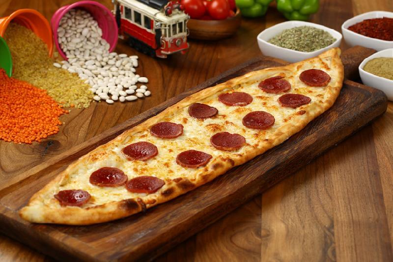 Sucuklu pide 
