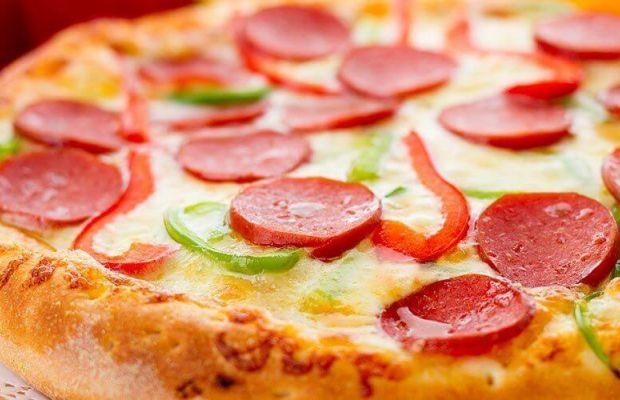Pizza sosisli