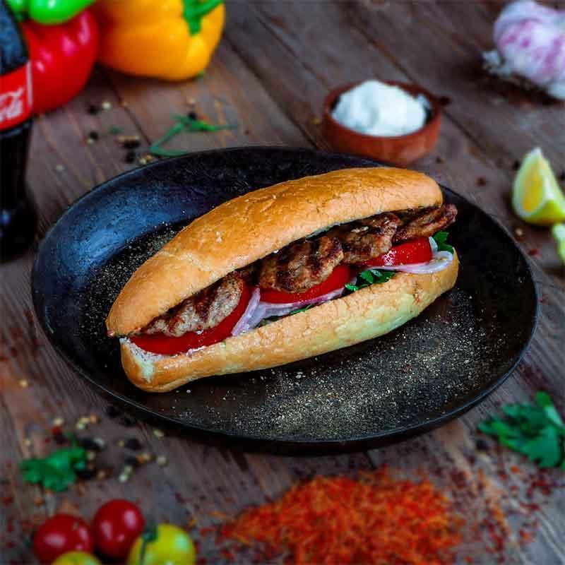 Çörəkdə köftə