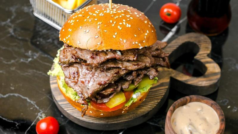 Quzu Spagetti Burger