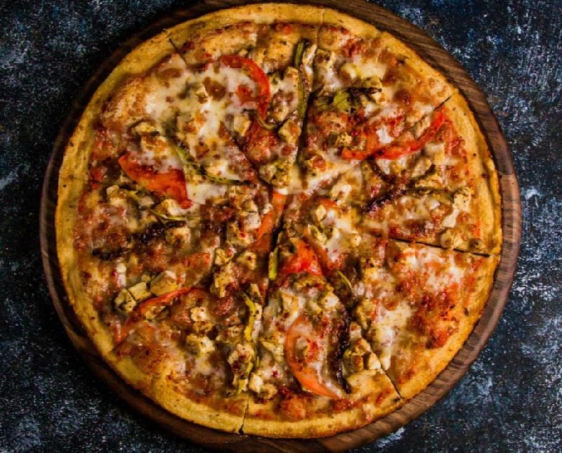 Toyuq gobələk pizza