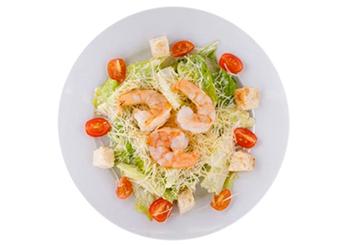 Sezar salatı krevetka ilə