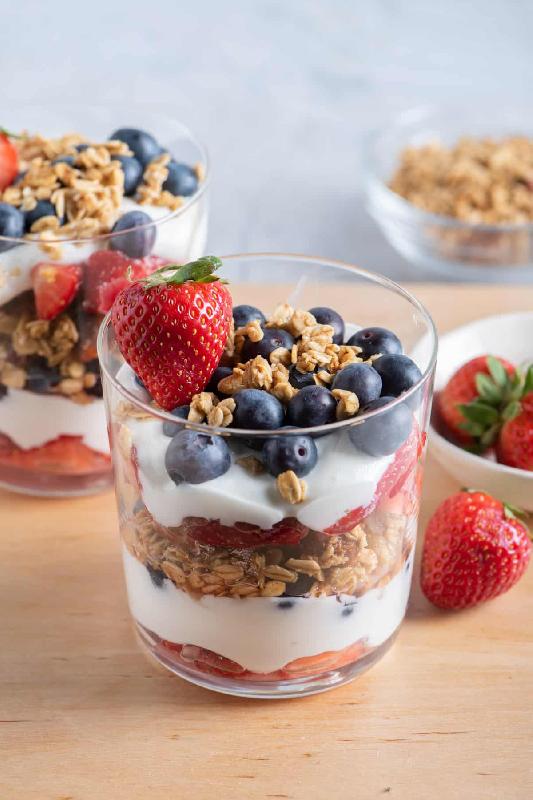 Granola Fruit Yogurt Parfait