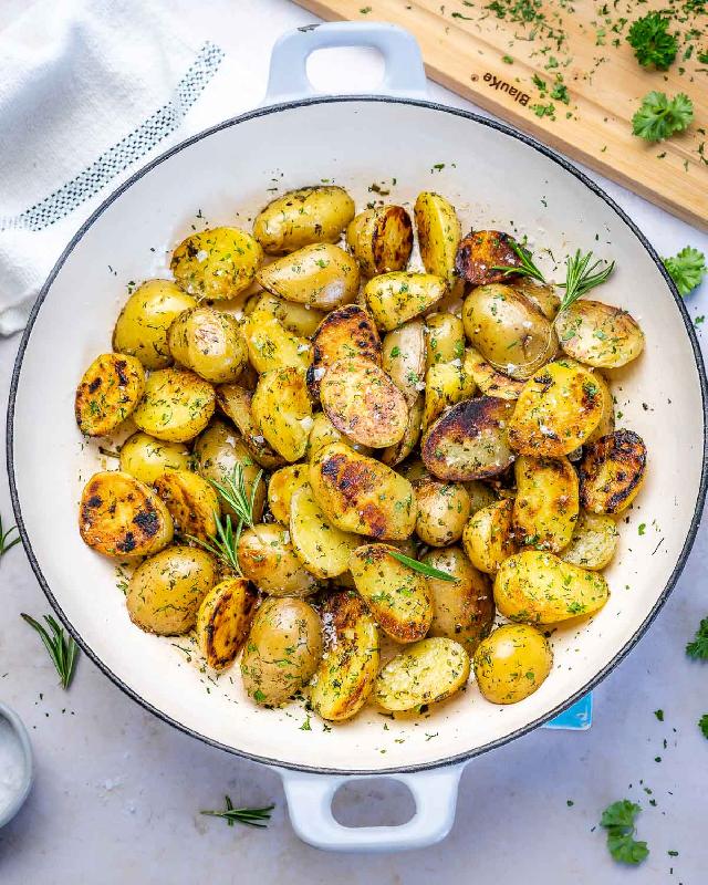 Baby potatoes on the Pan 