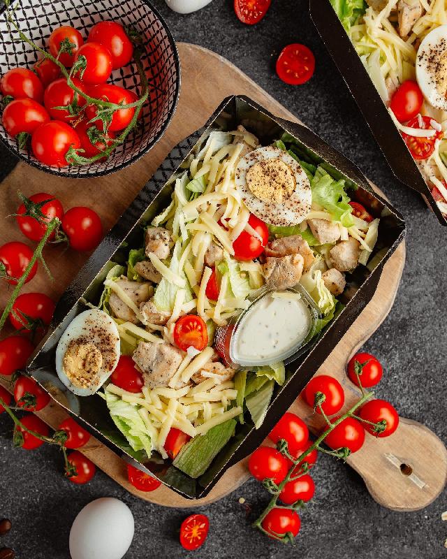 Sezar salatı 