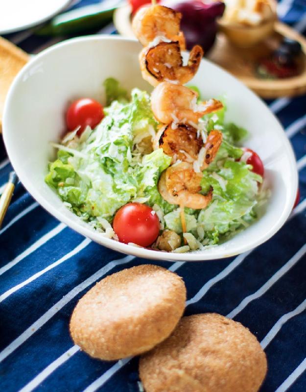 Sezar Salatı Krevetkalı