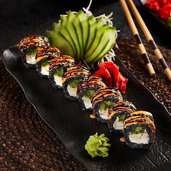 Black spicy chicken roll
