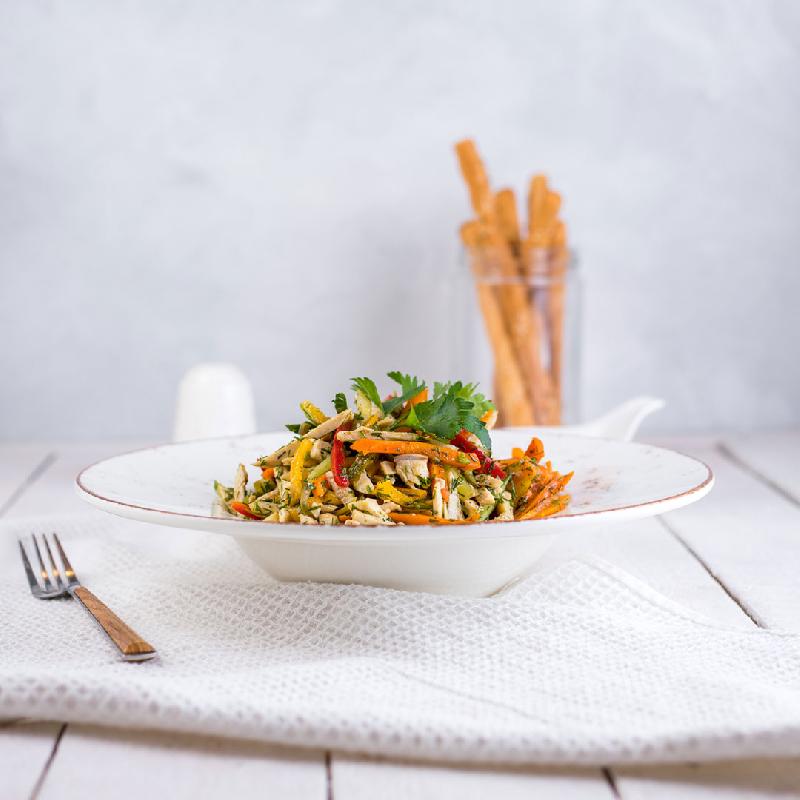 Toyuq salatı