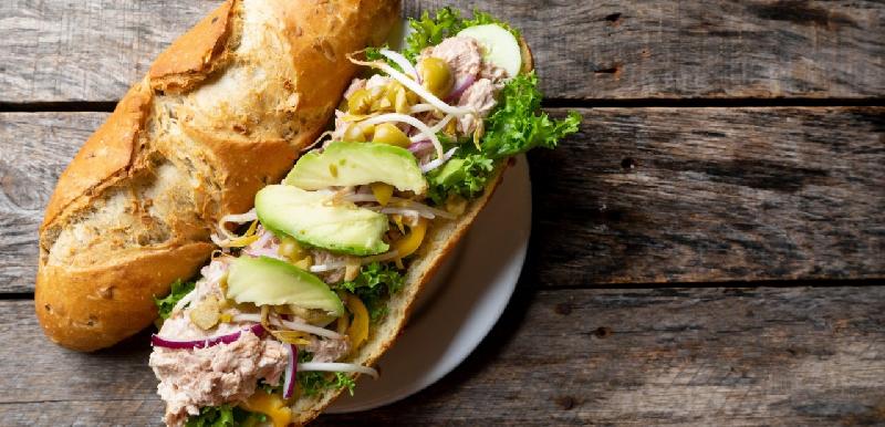 Ton balıklı baguetta 