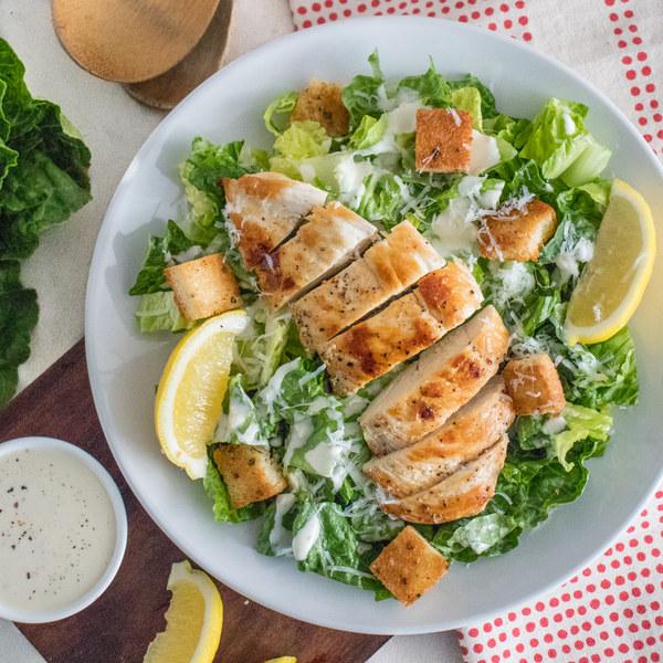 Sezar Salatı Toyuq İlə