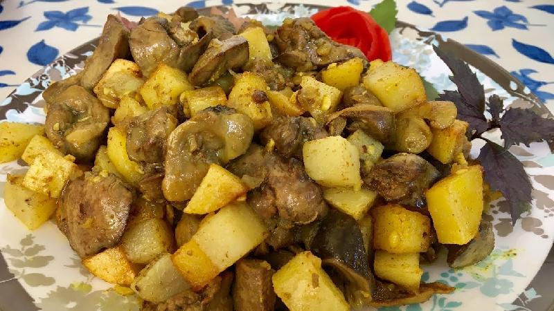 Toyuq içalatı kartof ilə