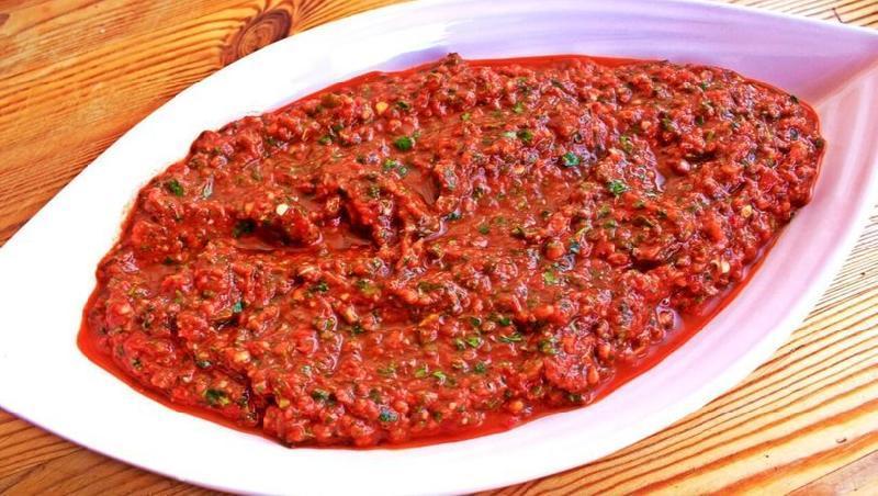 Acılı Pomidor Əzməsi 