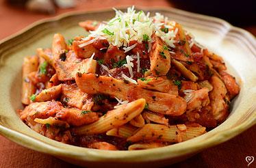 Penne Arrabiata Toyuq ilə