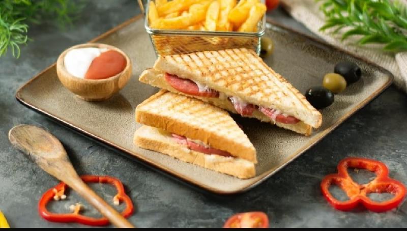 Sucuklu Tost + Fri