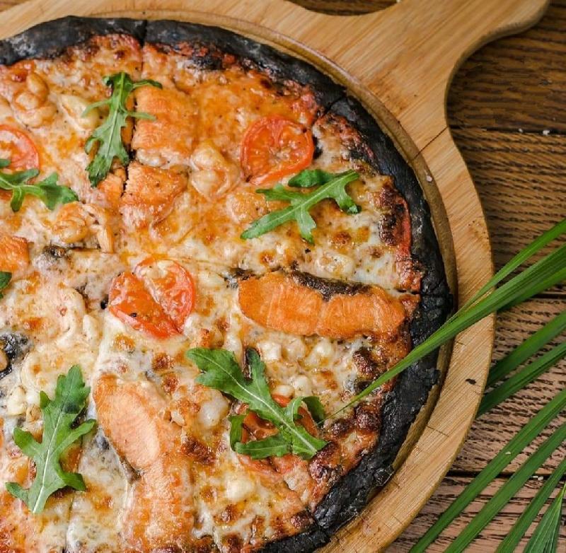 Dəniz məhsullu pizza