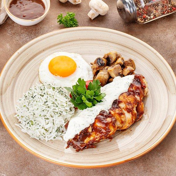 Pendirli sousda toyuq filesi 	 