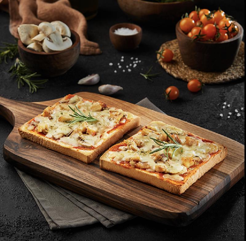 Toast Pizza Funghi con Pollo