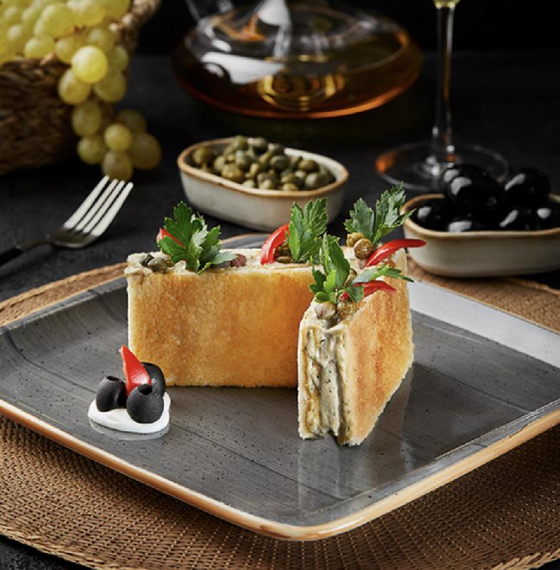 Tuna balıqlı muss ilə sendviç 	