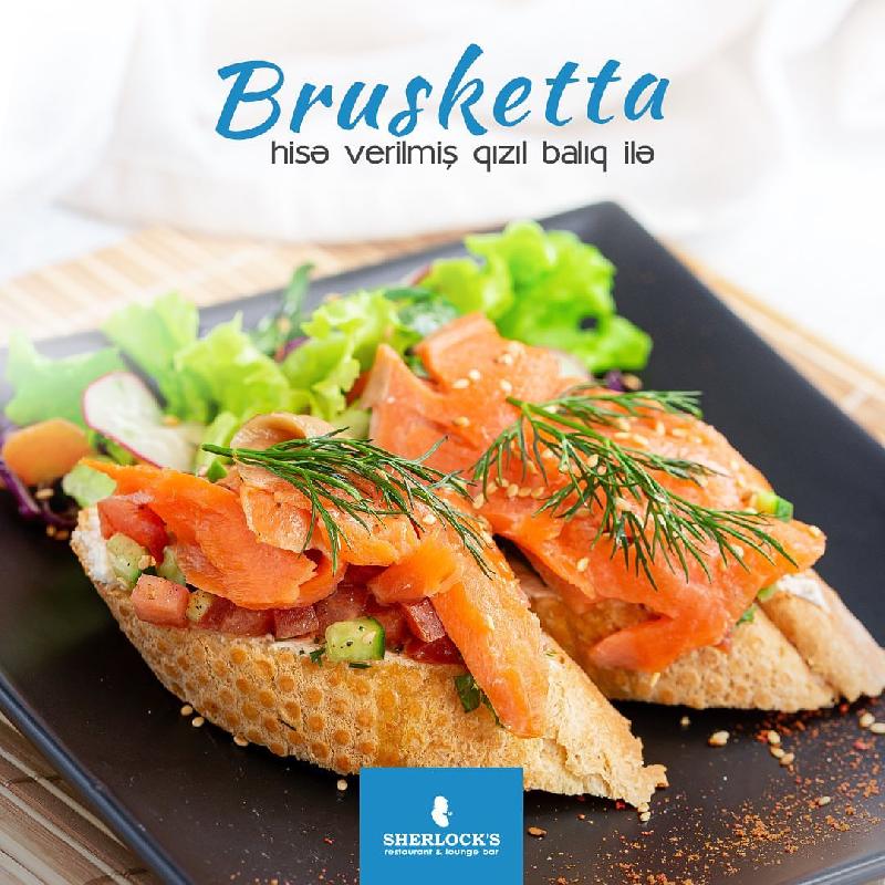 Brusketta Hisə Verilmiş Qızıl Balıq İlə