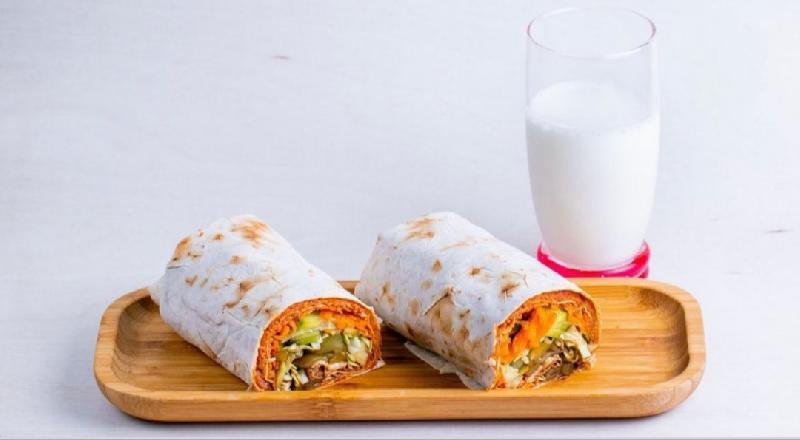Çiğ köfte dürüm + ayran