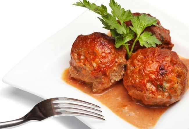 Meatballs in tomato sauce