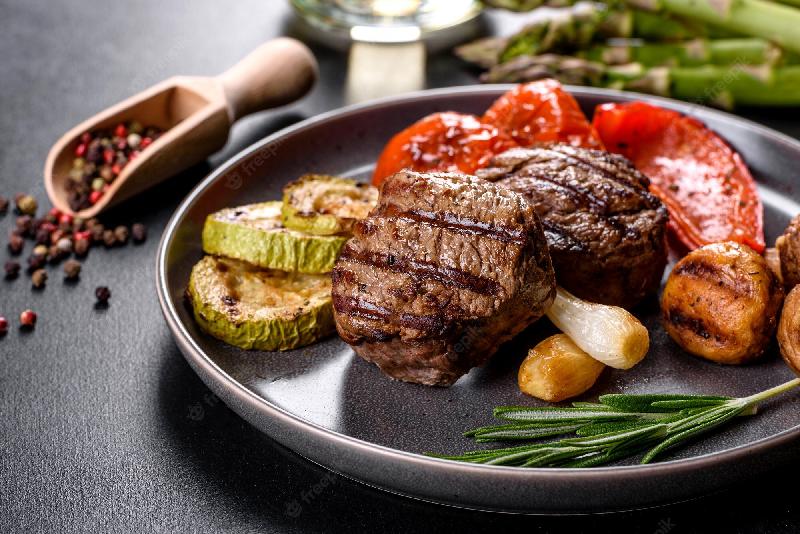 Grilled  Beef  Medalline  with vegetable