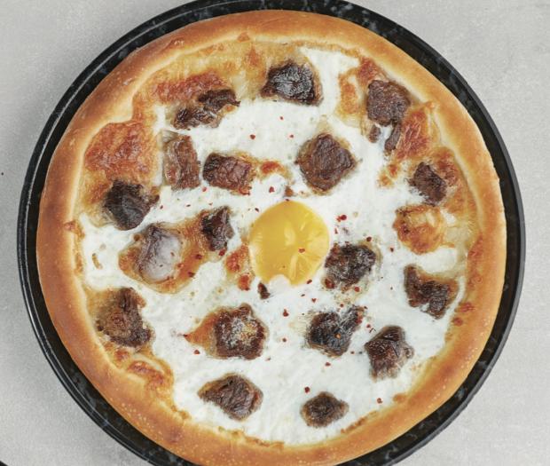 Qovurmalı yumurtalı pide 
