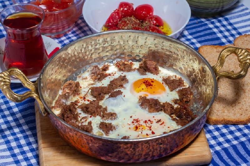 Kavurmalı yumurta