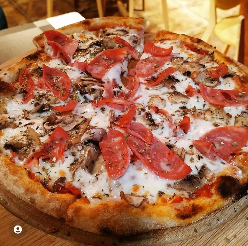 Vetçinalı Pizza