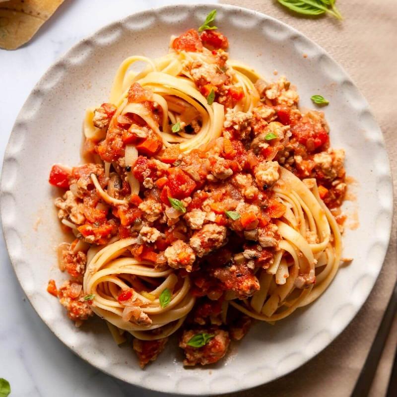 Spagetti balonez toyuq 