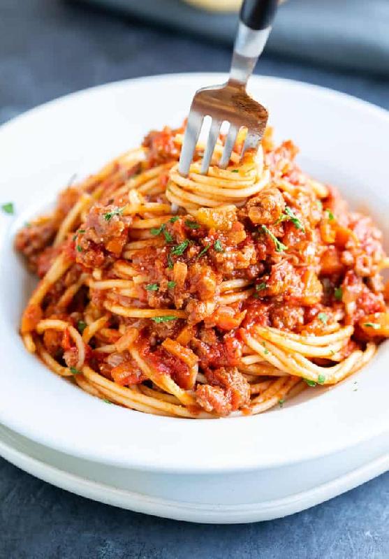 Spagetti balonez ət