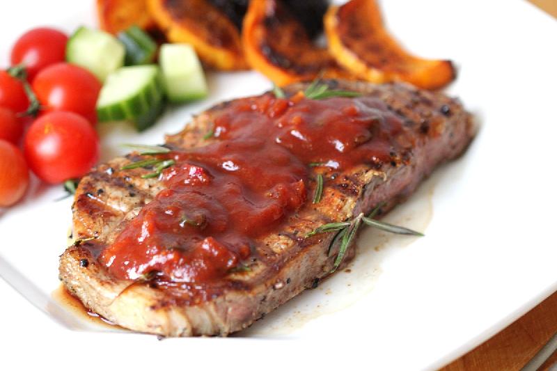 Steyk barbekü sousu ilə 