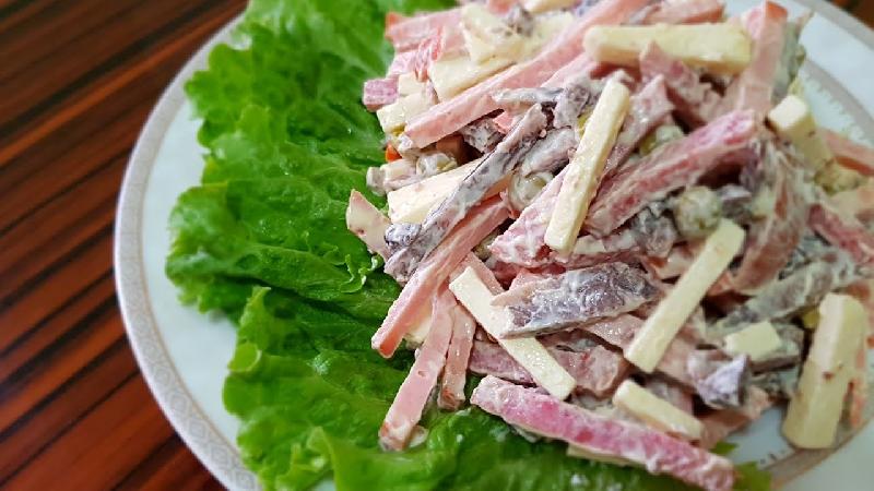 Kapriz Salatı