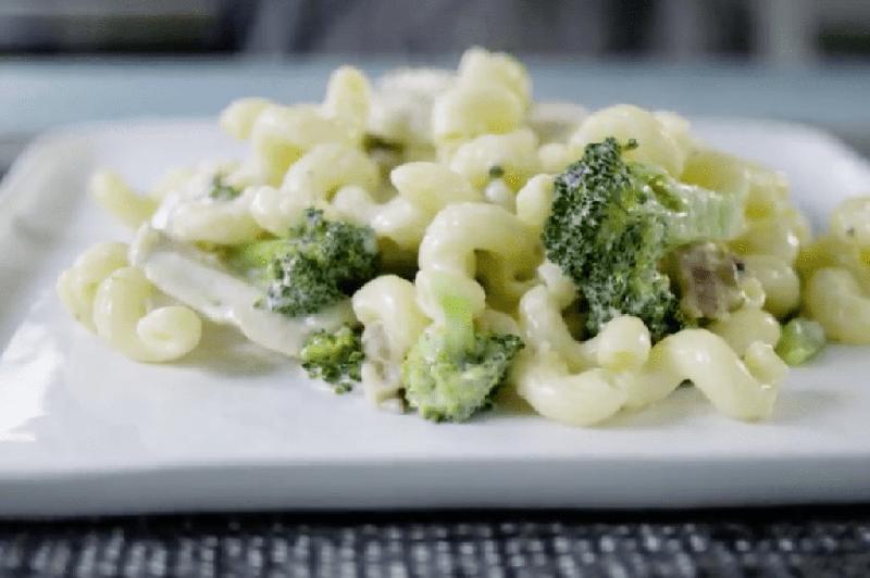 Toyuq Brokle Alfredo
