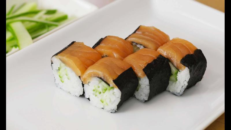 Salmon Maki