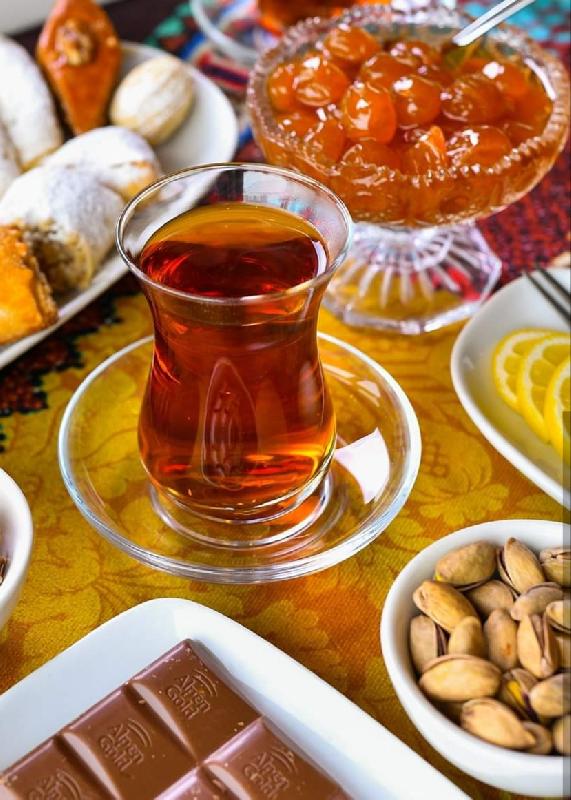 Çay Mürəbbə və ya Şokolad ilə