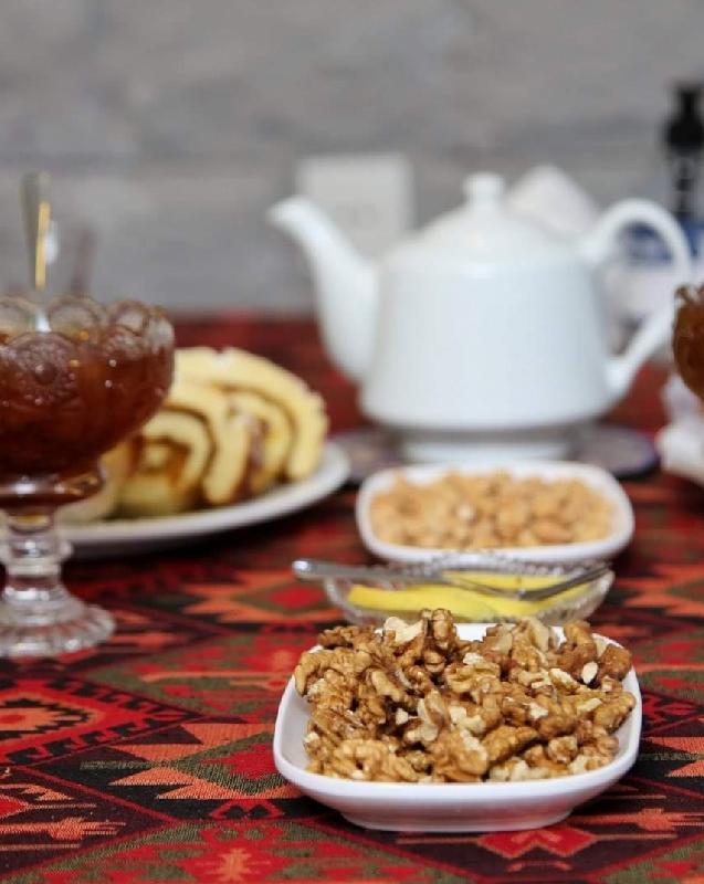 Çay Qoz Mürəbbəsi İlə