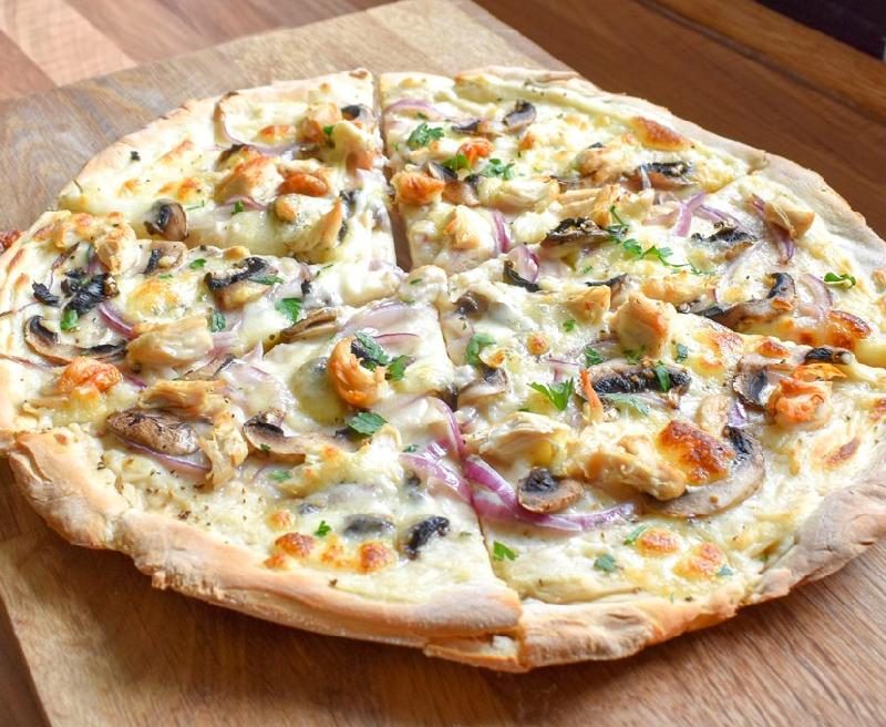Funghi Pollo Pizza