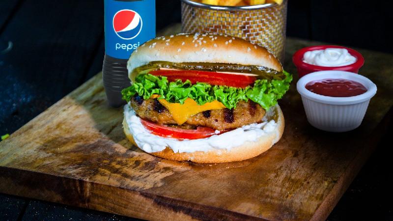 Toyuq cheeseburger menyu